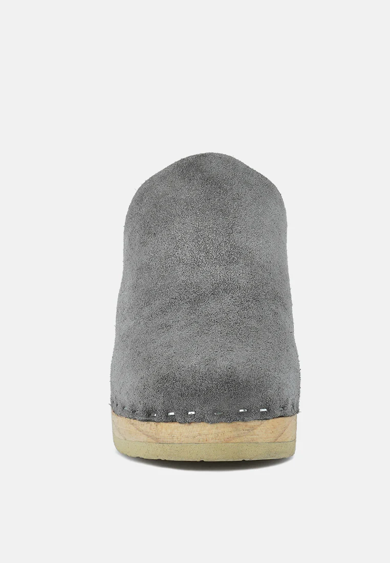 DARCIE Grey Suede Clogs - Image 3