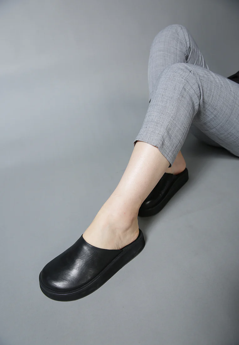 GIVENS Flatform Black Slip-On - Image 6